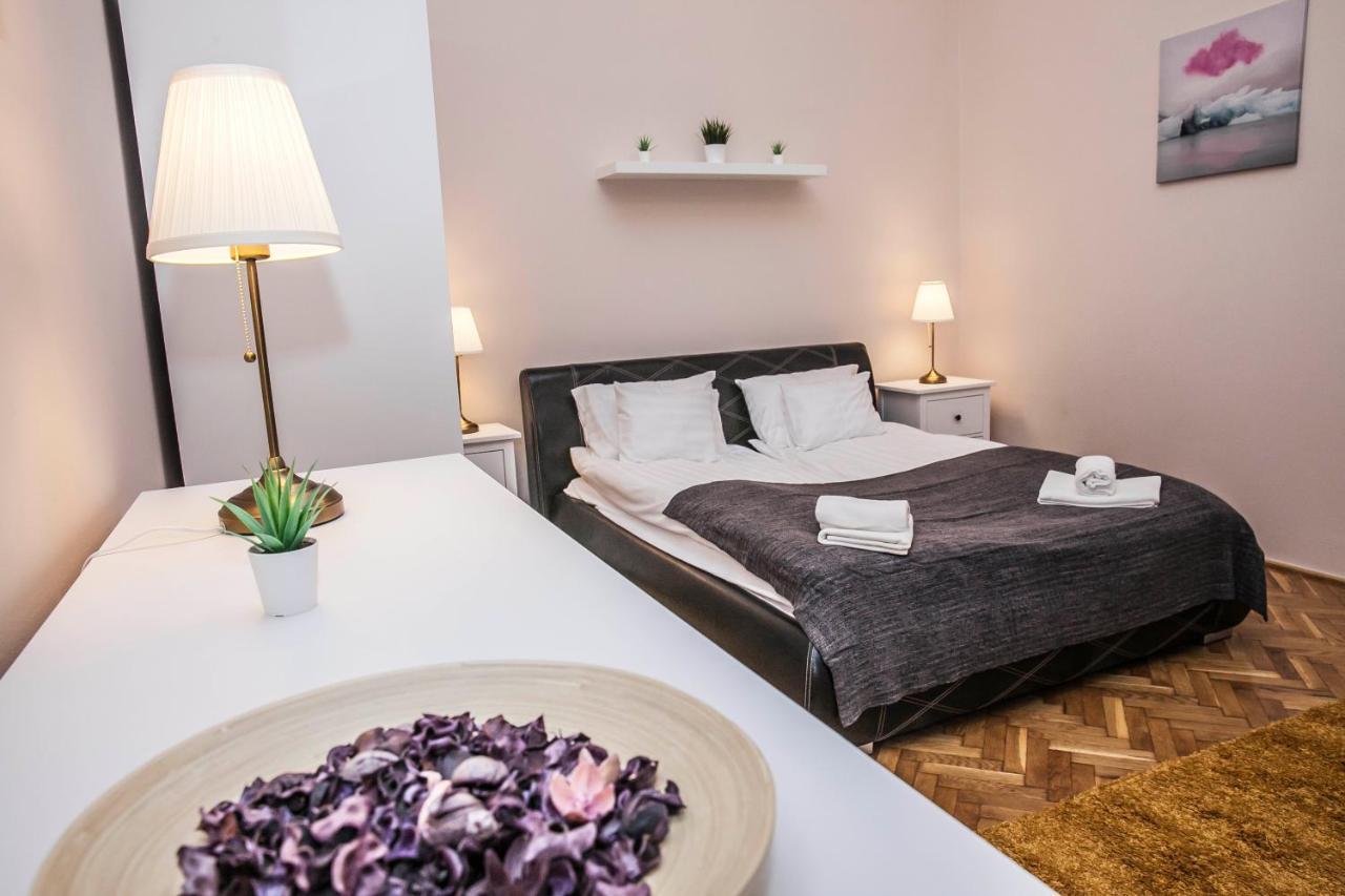 Fullmoon Apartments 1 Segedin Dış mekan fotoğraf