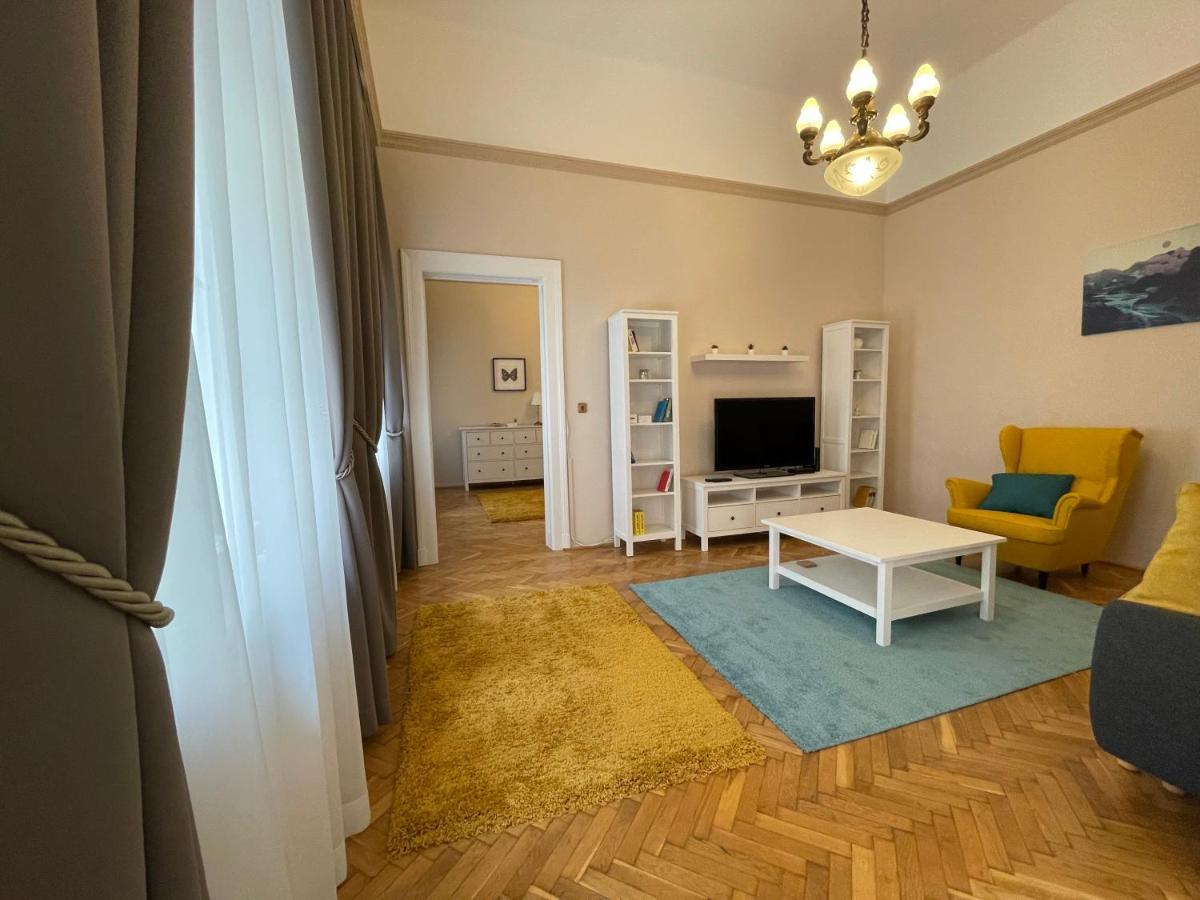 Fullmoon Apartments 1 Segedin Dış mekan fotoğraf